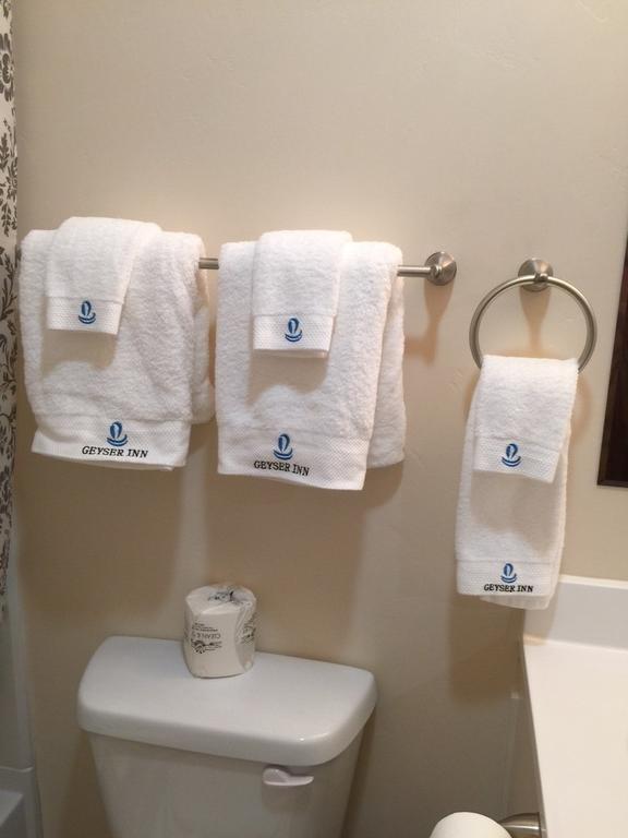 Geyser Inn ウェスト・イエローストーン 部屋 写真