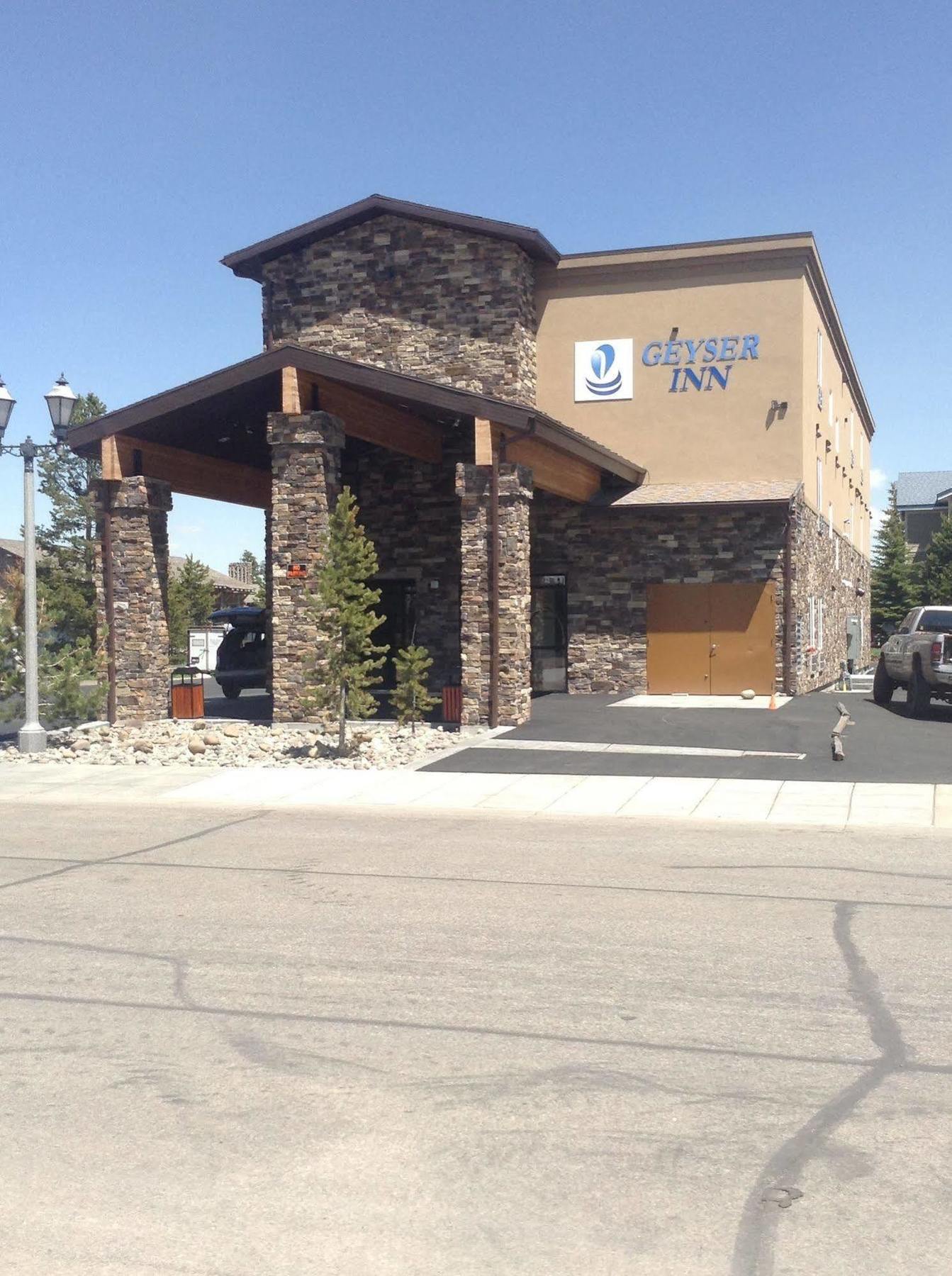 Geyser Inn ウェスト・イエローストーン エクステリア 写真